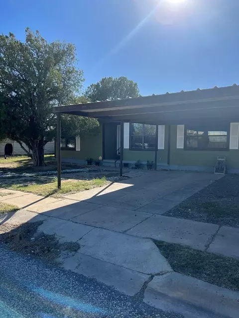 1306 S Burleson, Mccamey, TX 79752