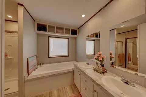 Bath - 1907 W Eagle Pass, Alpine, TX 79830 photo 1 of 2