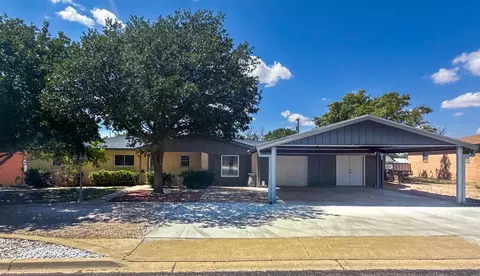504 SW 17th St, Seminole, TX 79360