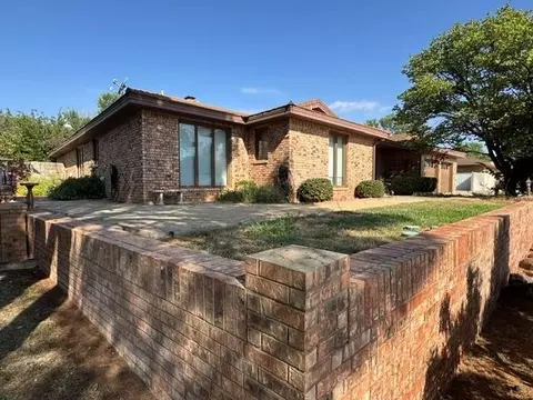 308 SW 22nd St, Seminole, TX 79360