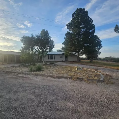1404 E 11th St, Mccamey, TX 79752