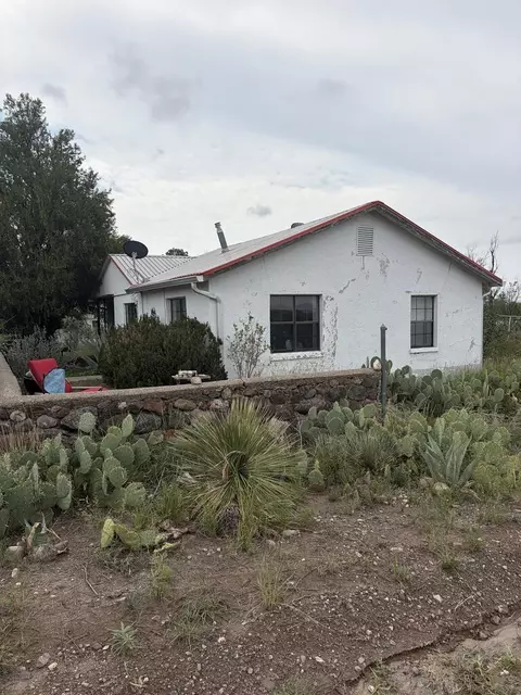 Exterior - 507 N Ave D, Marfa, TX 79843 photo 2 of 5