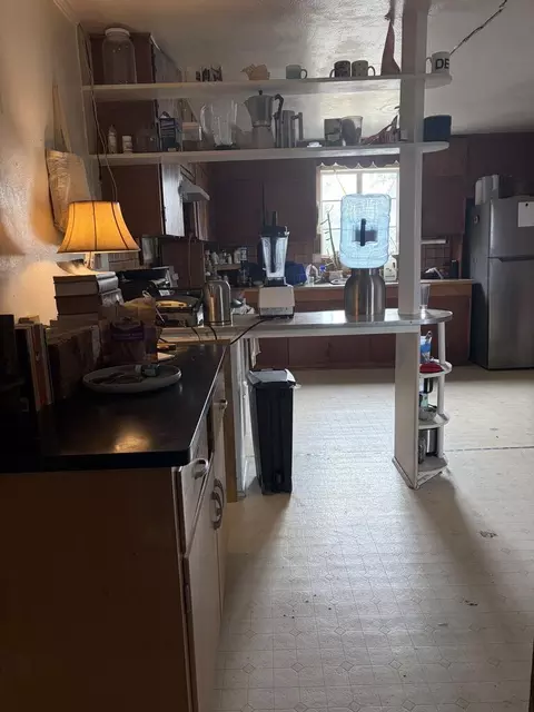 Kitchen - 507 N Ave D, Marfa, TX 79843 photo 4 of 4