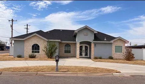 1023 S Plum St, Pecos, TX 79772