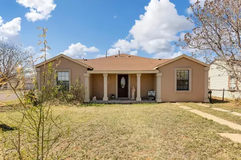 501 NE 3rd St, Andrews, TX 79714