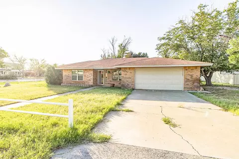 500 Skylark Ave, Monahans, TX 79756