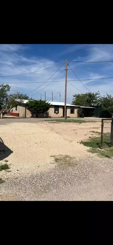 2274 S Travis Dr, Fort Stockton, TX 79735
