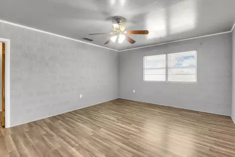 Living - 100 E Wharton, Kermit, TX 79745 photo 2 of 4