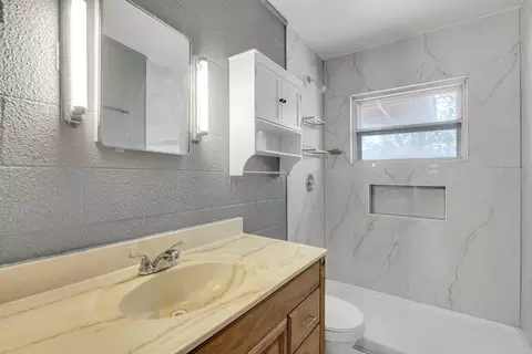 Bath - 100 E Wharton, Kermit, TX 79745 photo 2 of 2