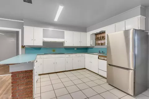 Kitchen - 100 E Wharton, Kermit, TX 79745 photo 1 of 3