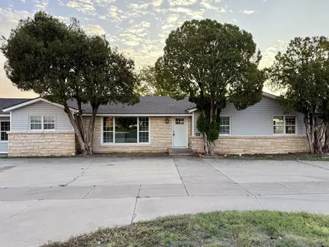 607 SW 2nd St, Seminole, TX 79360