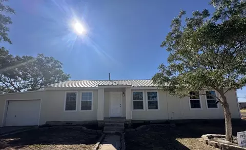 Exterior - 700 22nd St, Crane, TX 79731 photo 1 of 3