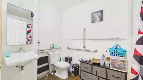 Bath - 307 E D St, Pecos, TX 79772 photo 1 of 1