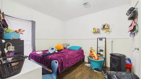 Bedroom - 307 E D St, Pecos, TX 79772 photo 2 of 2