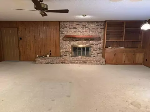 Living - 900 E Bryan Ave, Kermit, TX 79745 photo 3 of 5
