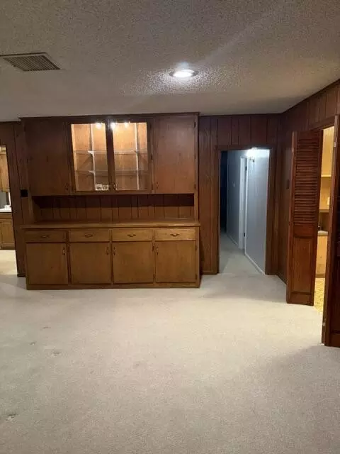 Living - 900 E Bryan Ave, Kermit, TX 79745 photo 4 of 5