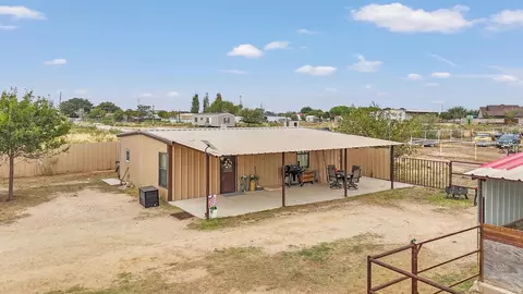 6489 N Greenway Ave, Odessa, TX 79764