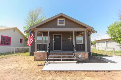 2104 Scurry St, Big Spring, TX 79720 photo 1