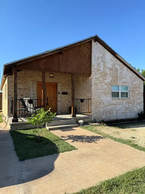 911 E 16th St, Big Spring, TX 79720 photo 1