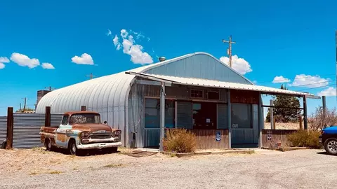 1613 W San Antonio St, Marfa, TX 79843