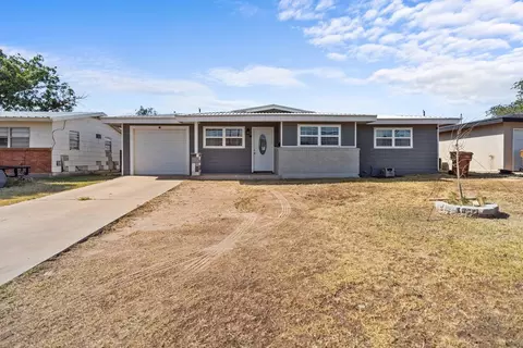 3305 E 11th Pl, Big Spring, TX 79720 photo 1