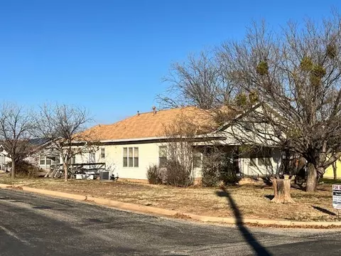 2711 Ave V, Snyder, TX 79549