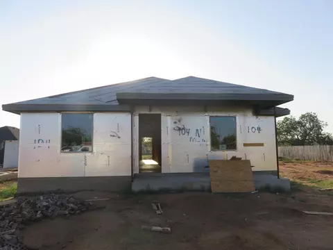 104 N Madison, Midland, TX 79701