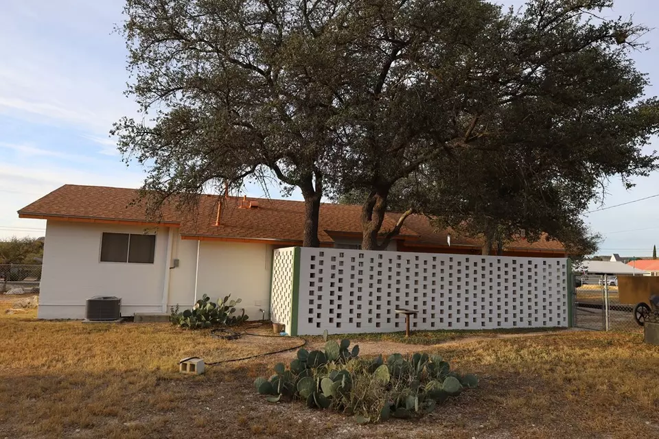 Exterior - 301 E Kerr, Sanderson, TX 79848 photo 11 of 15