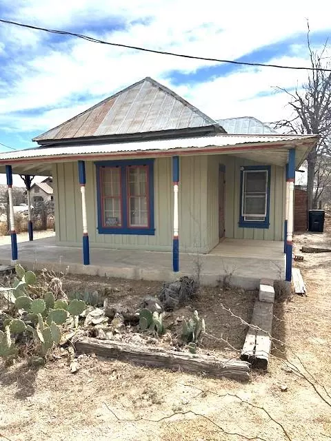404 E Hackberry St, Sanderson, TX 79848 photo 1