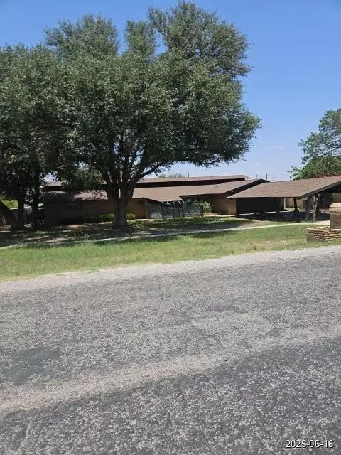 2727 E 25th St, Big Spring, TX 79720 photo 1