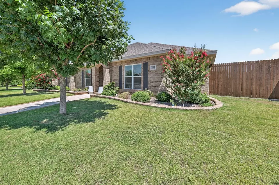 Exterior - 6011 Beals Creek Dr, Midland, TX 79707 photo 2 of 5