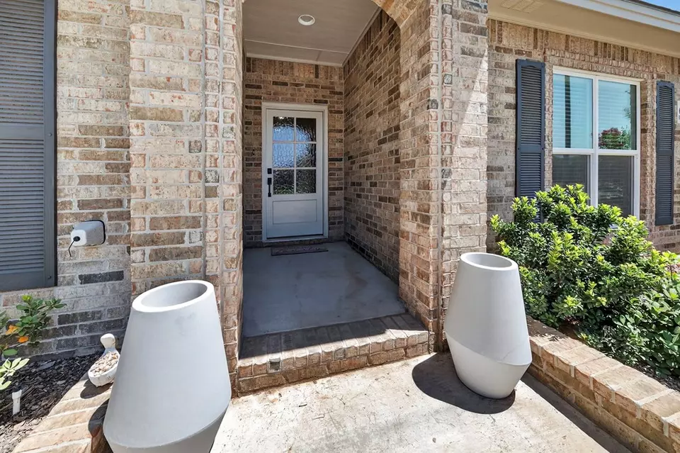 Entry Way - 6011 Beals Creek Dr, Midland, TX 79707 photo 1 of 2