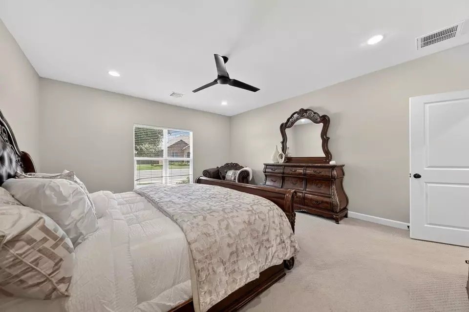 Bedroom - 6011 Beals Creek Dr, Midland, TX 79707 photo 4 of 14