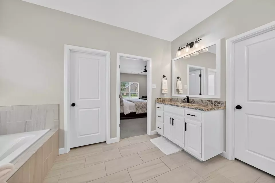 Entry Way - 6011 Beals Creek Dr, Midland, TX 79707 photo 2 of 2