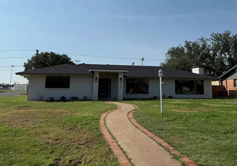 2001 Country Club Dr, Midland, TX 79701