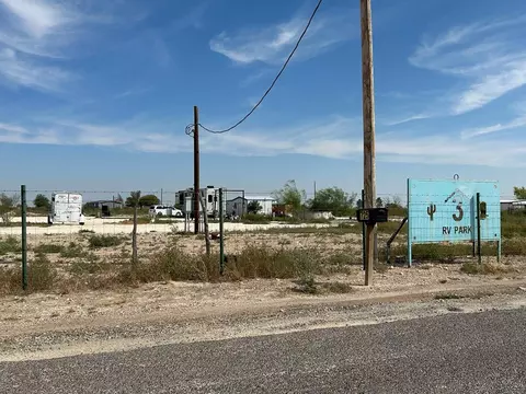 725 E 48th St, Fort Stockton, TX 79735