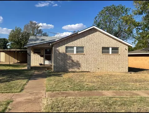 902 E 16th St, Colorado City, TX 79512