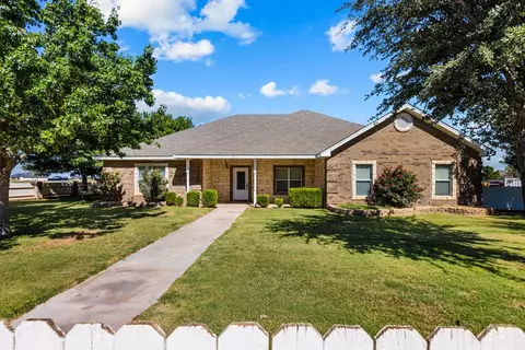 6611 Driftwood Dr, Gardendale, TX 79758