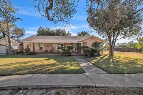 503 Main St, Roscoe, TX 79545