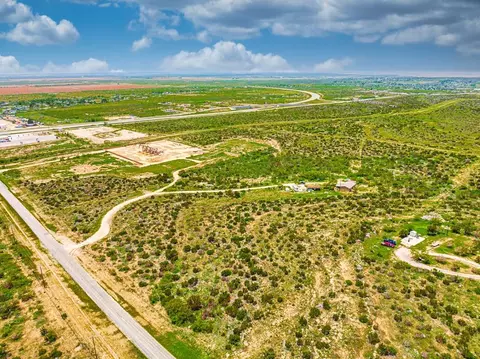 303 Hughes Rd, Big Spring, TX 79720