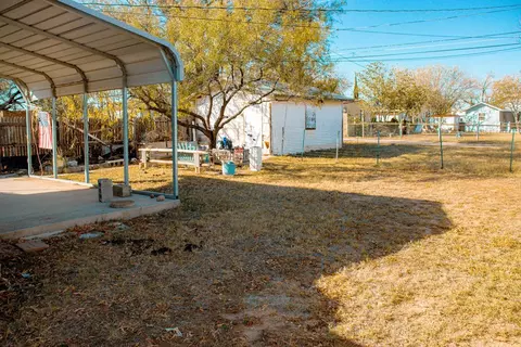 Exterior - 607 E 15th St, Big Spring, TX 79720 photo 2 of 3