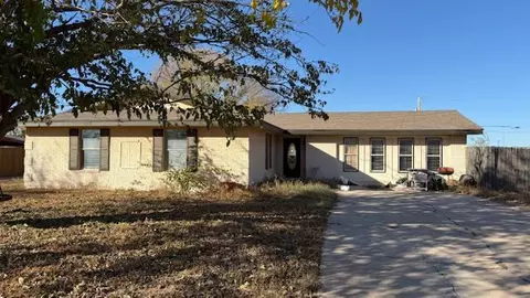 10705 E County Rd 104, Midland, TX 79706