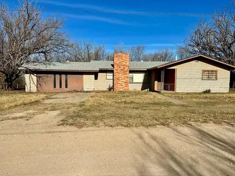 102 E School Dr, Loraine, TX 79532