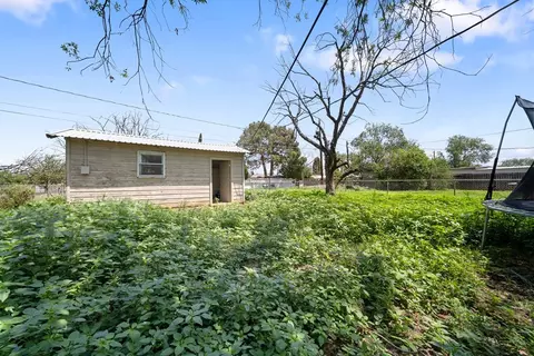 Exterior - 1213 Ridgeroad Dr, Big Spring, TX 79720 photo 4 of 5