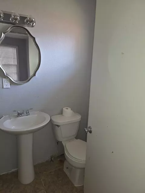 Bath - 1204 E 17th St, Big Spring, TX 79720 photo 2 of 4
