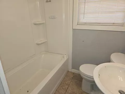 Bath - 1204 E 17th St, Big Spring, TX 79720 photo 4 of 4
