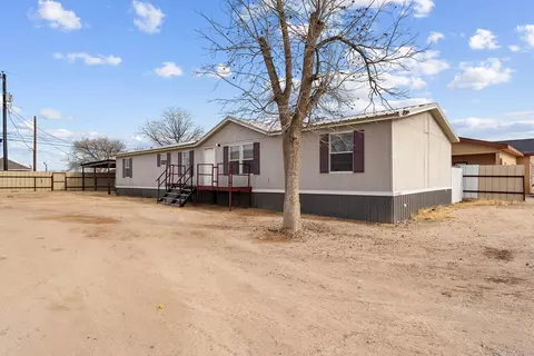 429 N Elm St, Kermit, TX 79745