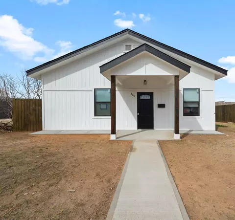 809 E 15th St, Big Spring, TX 79720 photo 1