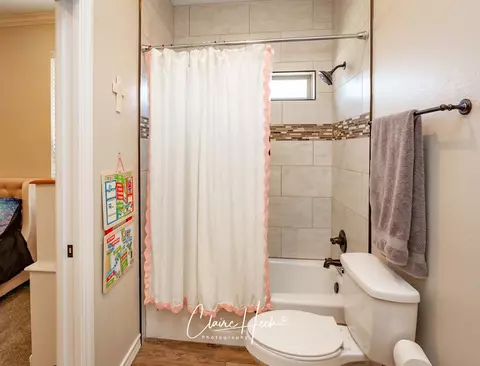 Bath - 2902 Patrick Pl, Midland, TX 79705 photo 10 of 10