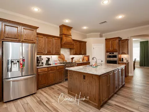Kitchen - 2902 Patrick Pl, Midland, TX 79705 photo 2 of 7